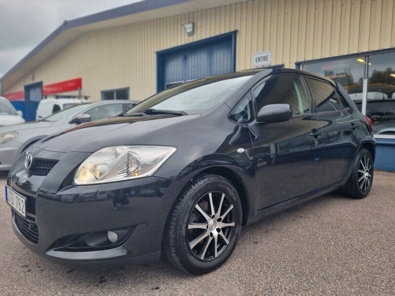 Svart Begagnad 2009 Toyota Auris Halvkombi | 72 000 kr (Lite dyr) - Bild 1/4
