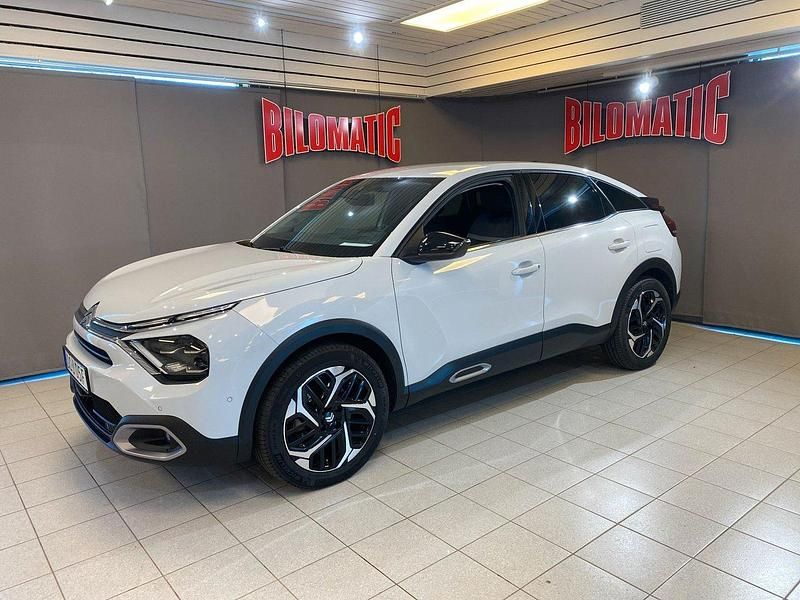 Vit Begagnad 2024 Citroën C4 Shine Halvkombi | 239 000 kr (Marknadspris) - Bild 1/4