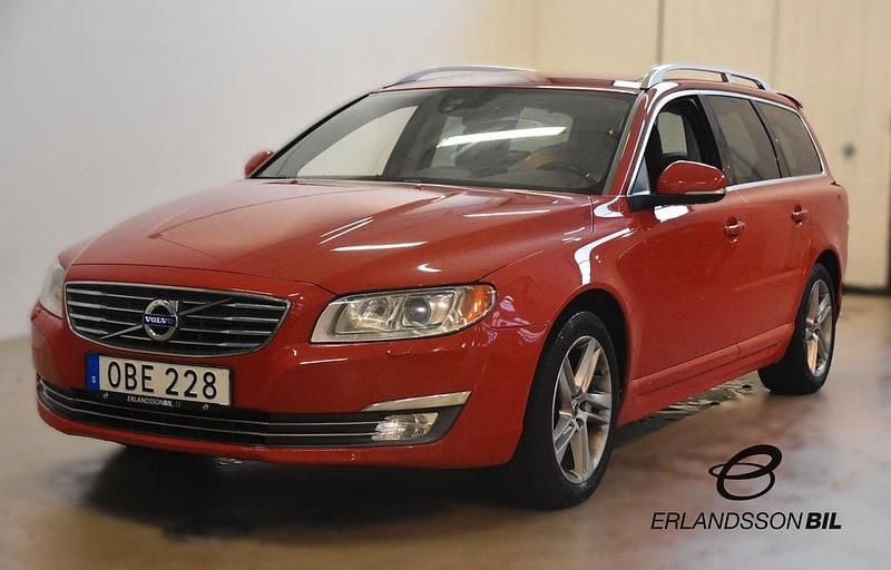 Röd Begagnad 2013 Volvo V70 Summum Kombi | 124 900 kr (Lite dyr) - Bild 1/4