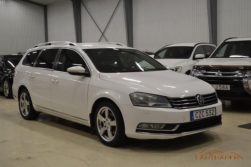 Begagnad VW Passat Sportline 170 HK (125 kW) 2012 Vit Kombi