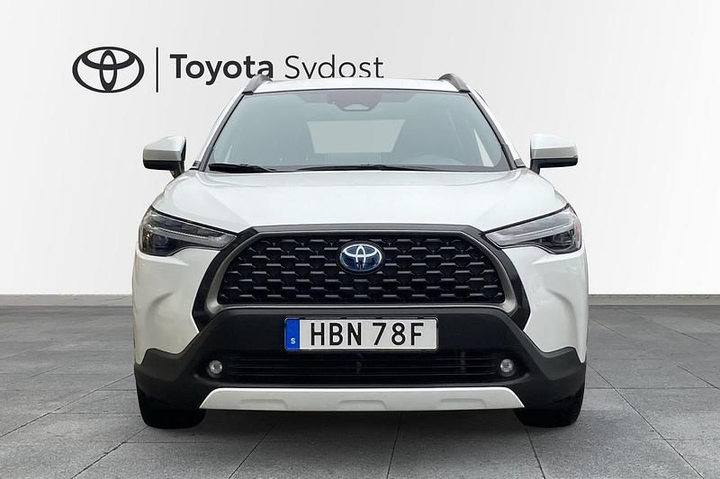 Begagnad Toyota Corolla Cross Style 200 HK (147 kW) 2022 Vit SUV