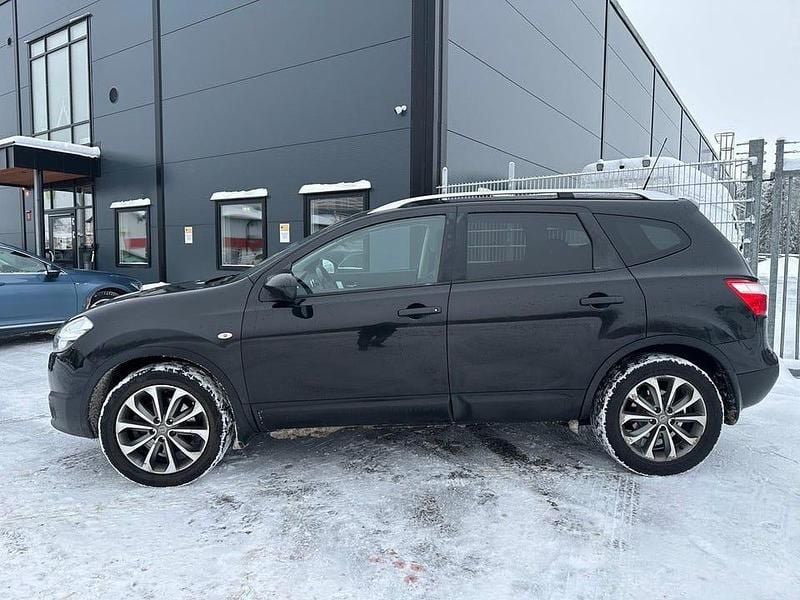 Svart Begagnad 2010 Nissan Qashqai +2 SUV | 72 500 kr (Marknadspris) - Bild 1/4