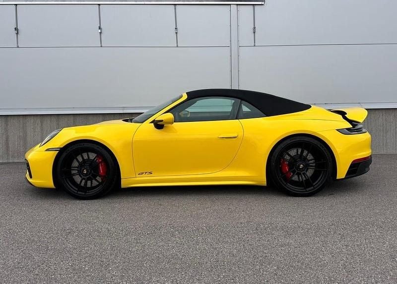 Begagnad Porsche 911 Carrera GTS 480 HK (353 kW) 2023 Gul Cab