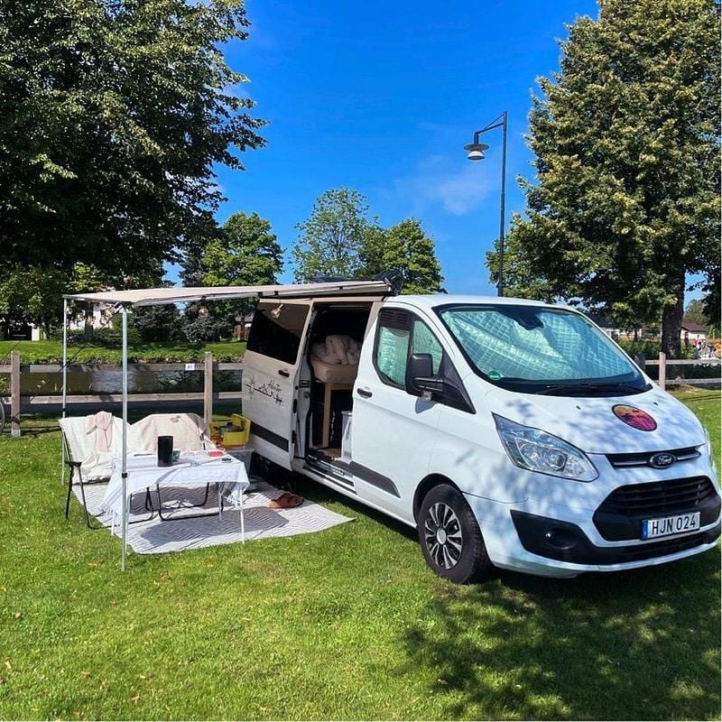 Vit Begagnad 2015 Ford Transit Minibuss | 179 000 kr - Bild 1/4
