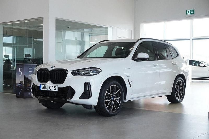 Vit Begagnad 2023 BMW X3 M Sport SUV | 579 800 kr (Bra pris) - Bild 1/4