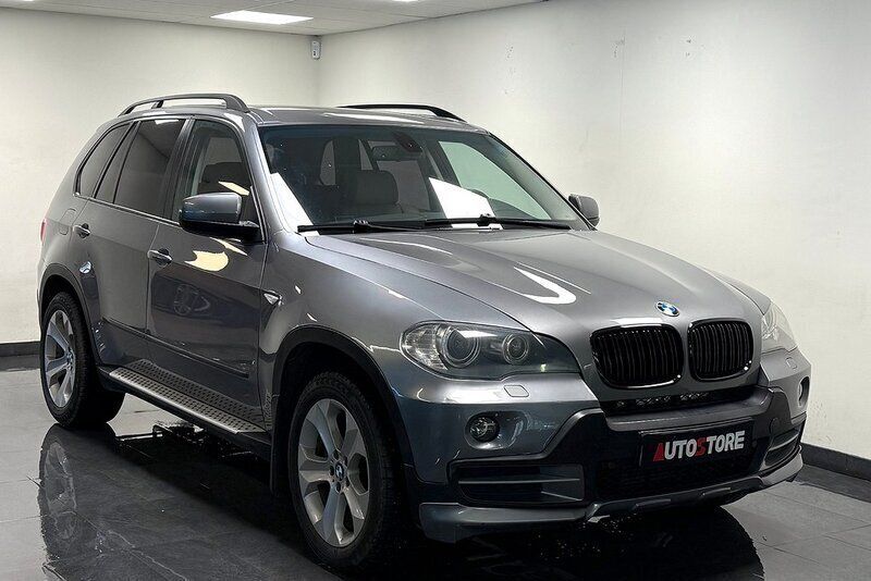 Grå Begagnad 2007 BMW X5 SUV | 109 900 kr (Marknadspris) - Bild 1/4