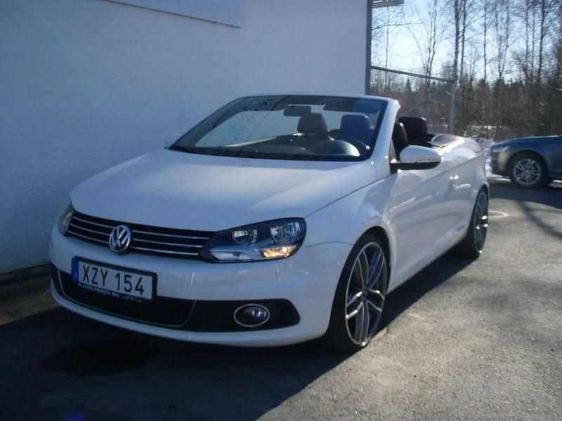 Vit Begagnad 2011 VW Eos Cab | 138 900 kr - Bild 1/4
