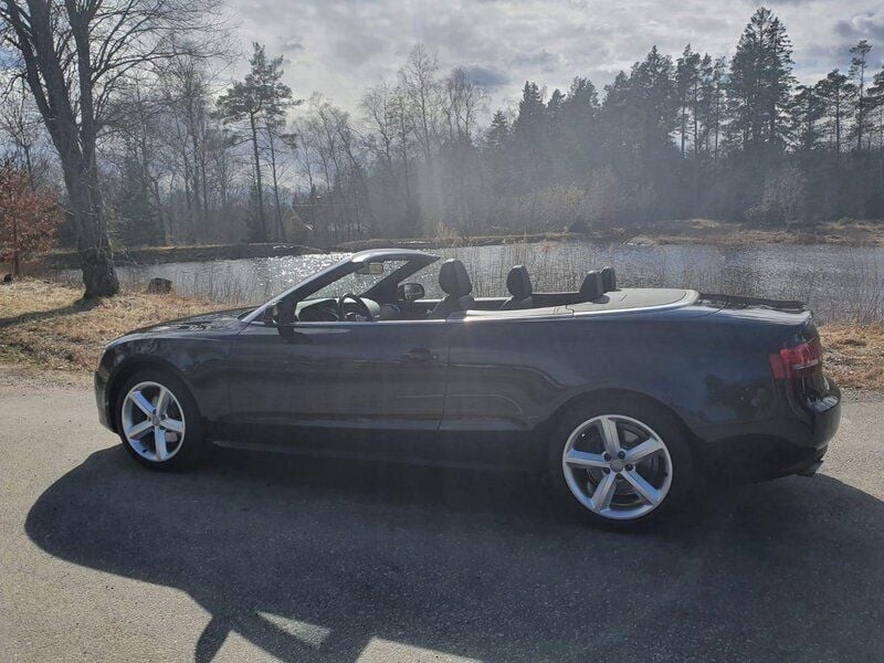 Svart Begagnad 2011 Audi A5 Cabriolet Comfort Cab | 190 000 kr (Bra pris) - Bild 1/4
