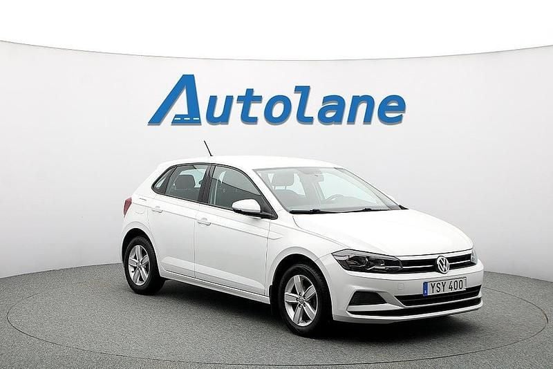Vit Begagnad 2018 VW Polo Halvkombi | 149 900 kr (Marknadspris) - Bild 1/3