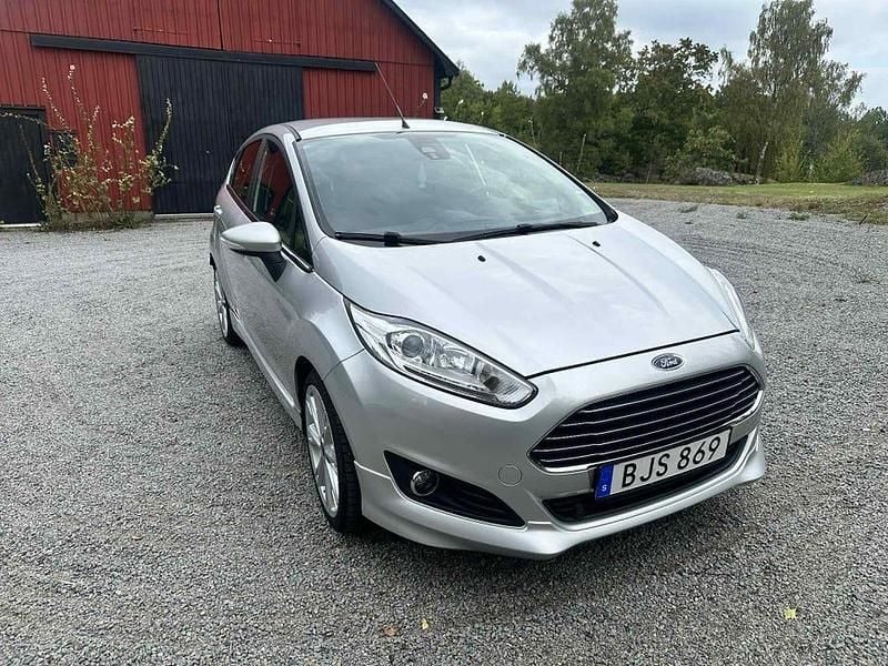 Begagnad 2014 Ford Fiesta Halvkombi | 57 000 kr (Bra pris) - Bild 1/4