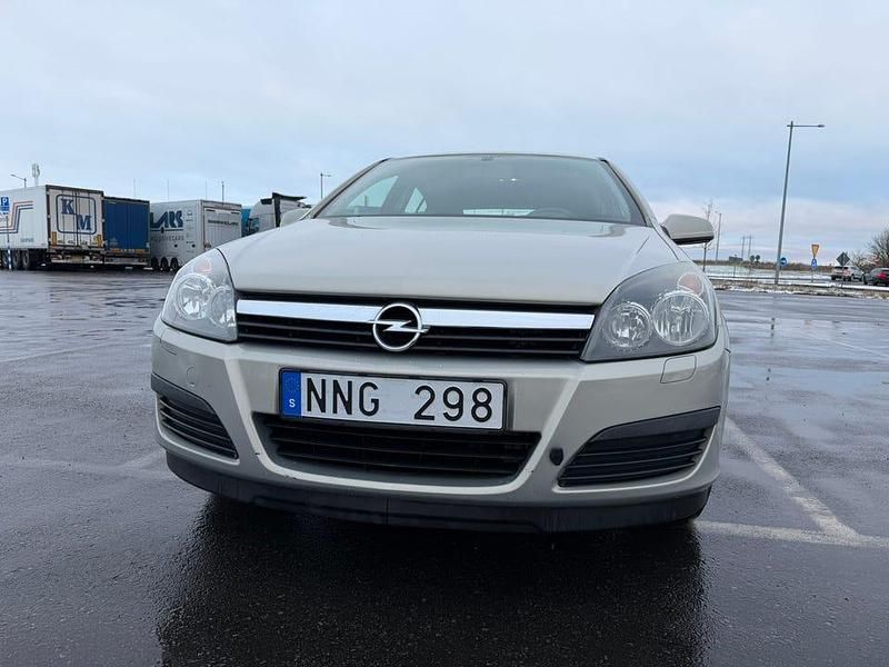 Begagnad Opel Astra 105 HK (77 kW) 2007