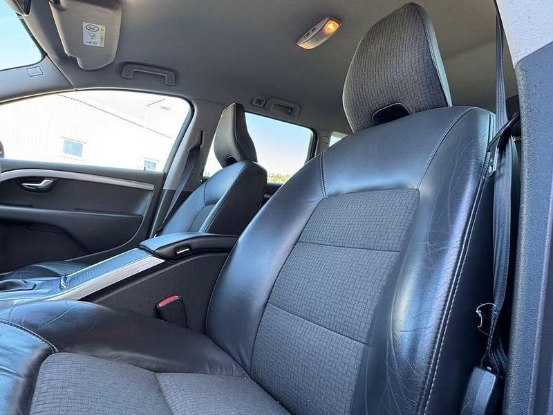 Begagnad Volvo V70 Momentum 150 HK (110 kW) 2016 Svart Kombi