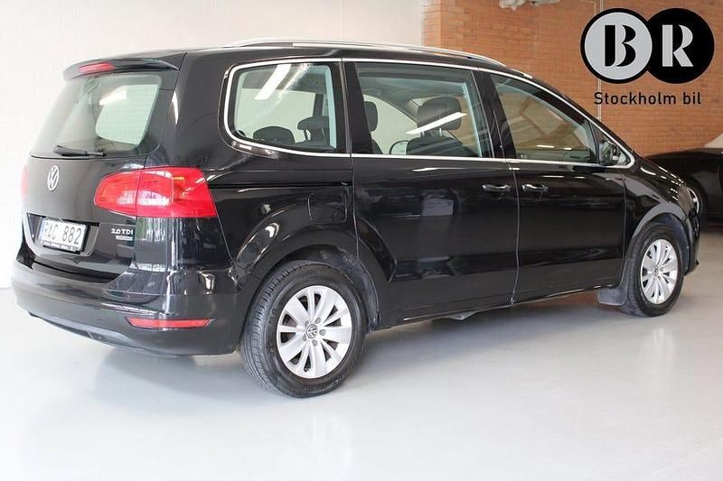 Begagnad VW Sharan 140 HK (102 kW) 2013 Svart Minibuss