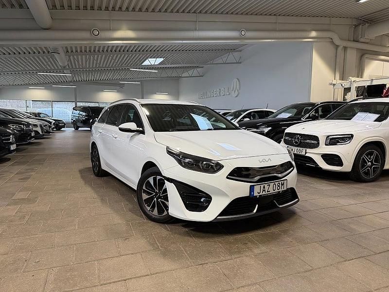 Vit Begagnad 2021 Kia Ceed Sportswagon Advance Kombi | 194 500 kr (Superpris) - Bild 1/4