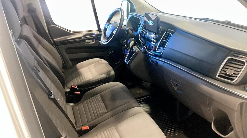 Begagnad Ford Tourneo Custom Titanium 170 HK (125 kW) 2023 Frozen white Van