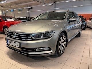 Silver Begagnad 2015 VW Passat Kombi | 159 000 kr (Marknadspris) - Bild 1/4