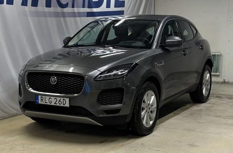 Grå Begagnad 2019 Jaguar E-Pace SUV | 229 900 kr (Marknadspris) - Bild 1/4
