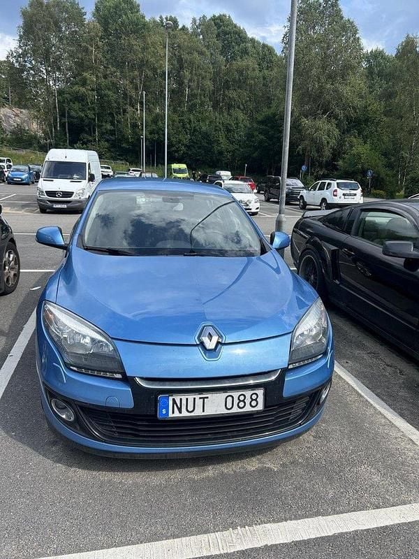 Blå Begagnad 2012 Renault Mégane III Halvkombi | 55 000 kr (Marknadspris) - Bild 1/4