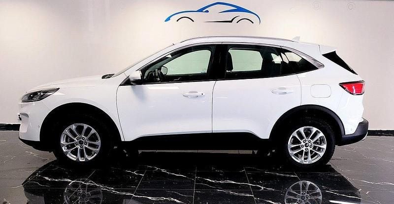 Flerfärgad Begagnad 2022 Ford Kuga SUV | 199 800 kr (Superpris) - Bild 1/4