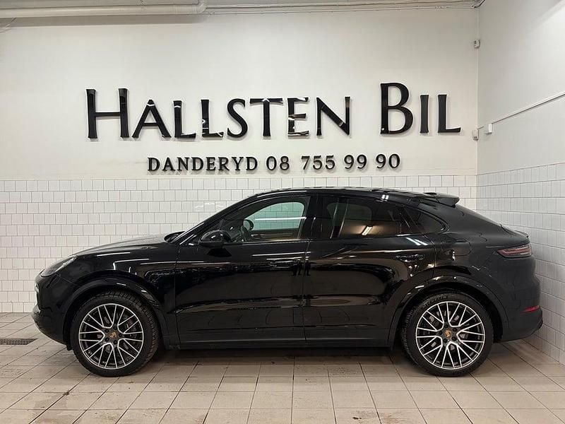 Svart Begagnad 2022 Porsche Cayenne Platinum Edition SUV | 899 000 kr (Marknadspris) - Bild 1/4