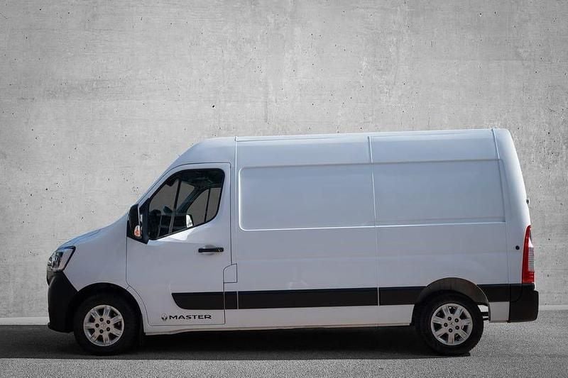Begagnad Renault Master 182 HK (133 kW) 2020 Vit Minibuss