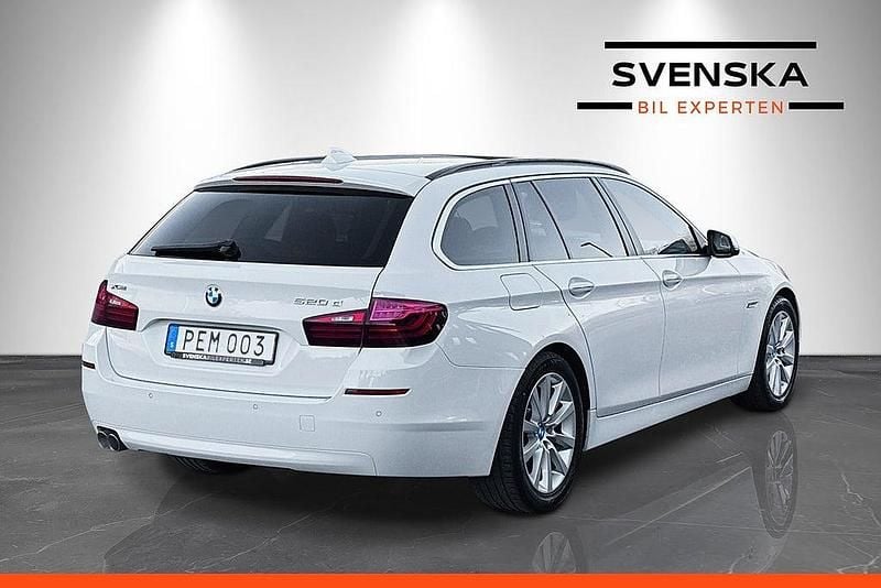 Begagnad BMW 520 Comfort Edition 190 HK (139 kW) 2017 Vit Kombi