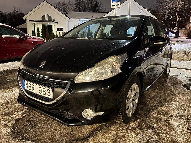 Begagnad Peugeot 208 68 HK (50 kW) 2012 Halvkombi