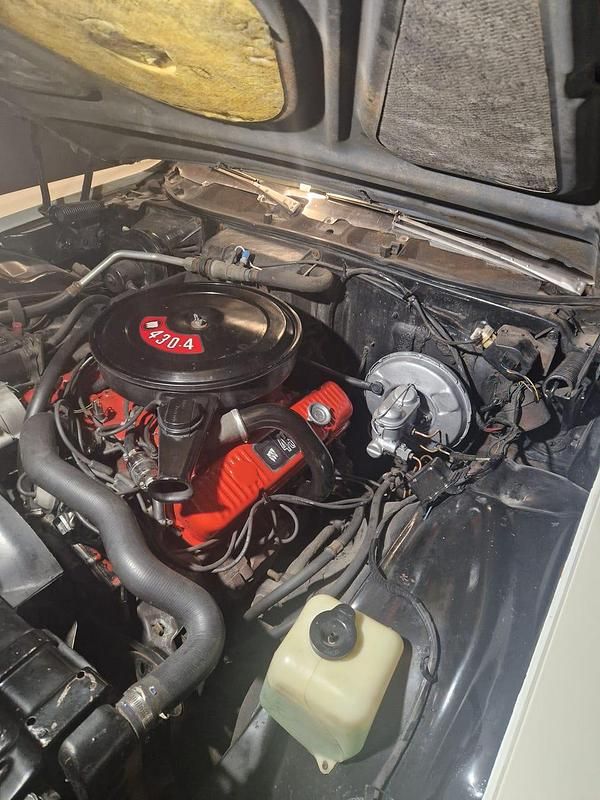 Begagnad Buick Electra 225 365 HK (268 kW) 1968 Omlackerad i äggvit Cab