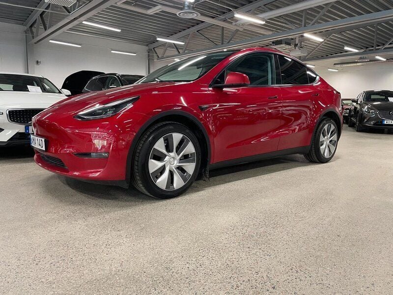 Röd Begagnad 2022 Tesla Model Y Long Range SUV | 369 000 kr (Superpris) - Bild 1/4