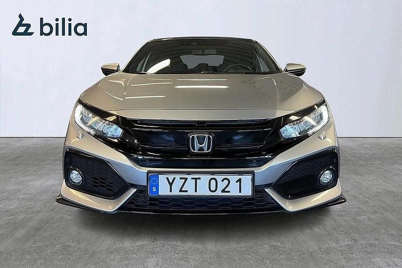 Begagnad Honda Civic 184 HK (135 kW) 2017 Silver Halvkombi