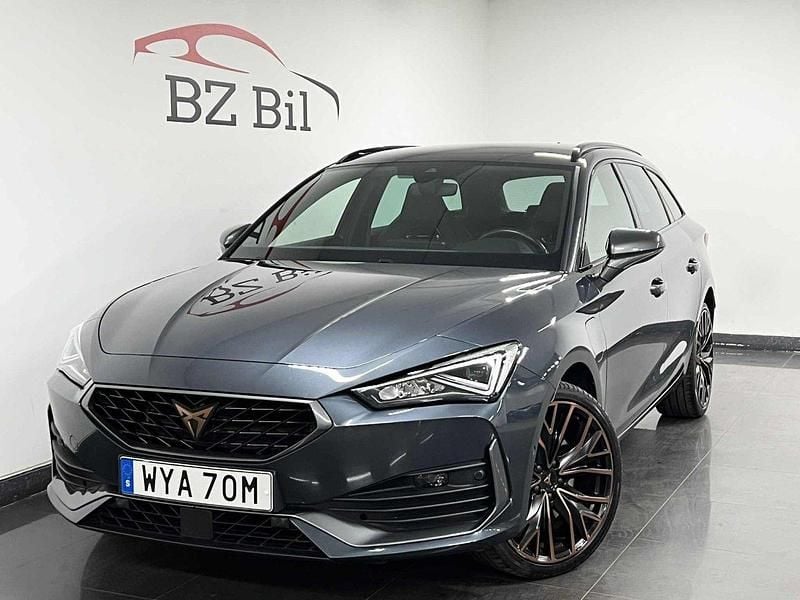 Grå Begagnad 2021 Cupra Leon Kombi | 249 900 kr - Bild 1/4