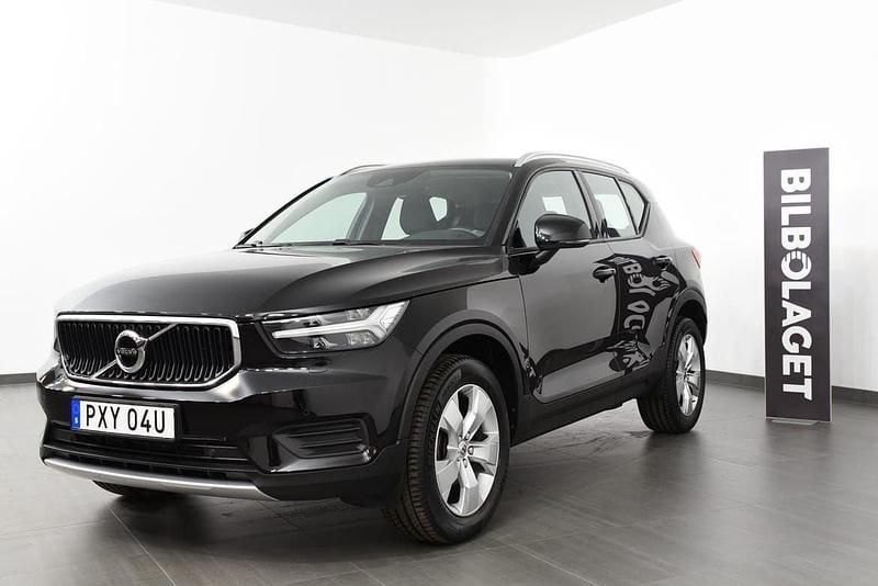 Svart Begagnad 2022 Volvo XC40 Momentum SUV | 295 800 kr (Bra pris) - Bild 1/4