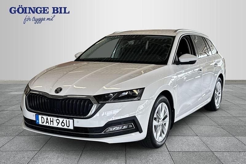 Vit Begagnad 2022 Skoda Octavia Style Kombi | 299 000 kr (Marknadspris) - Bild 1/3