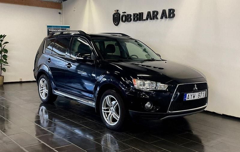 Svart Begagnad 2012 Mitsubishi Outlander SUV | 79 900 kr (Marknadspris) - Bild 1/4