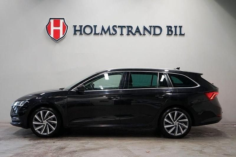 Svart Begagnad 2022 Skoda Octavia Style Kombi | 269 900 kr (Bra pris) - Bild 1/4