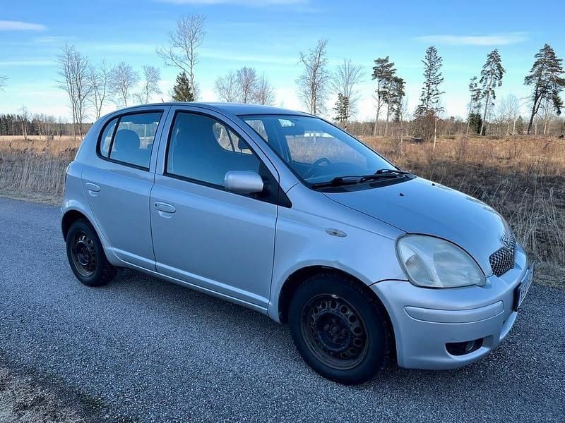 Begagnad Toyota Yaris 65 HK (47 kW) 2005