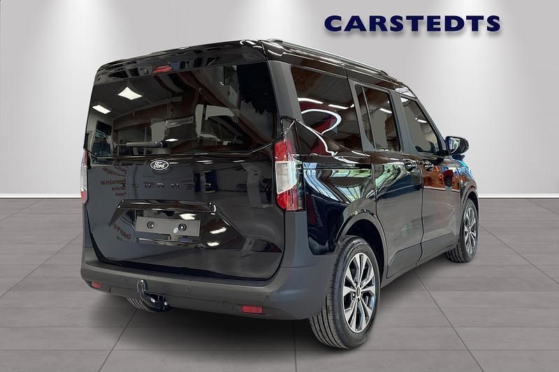 Begagnad Ford Tourneo Courier 2024 Svart Minibuss