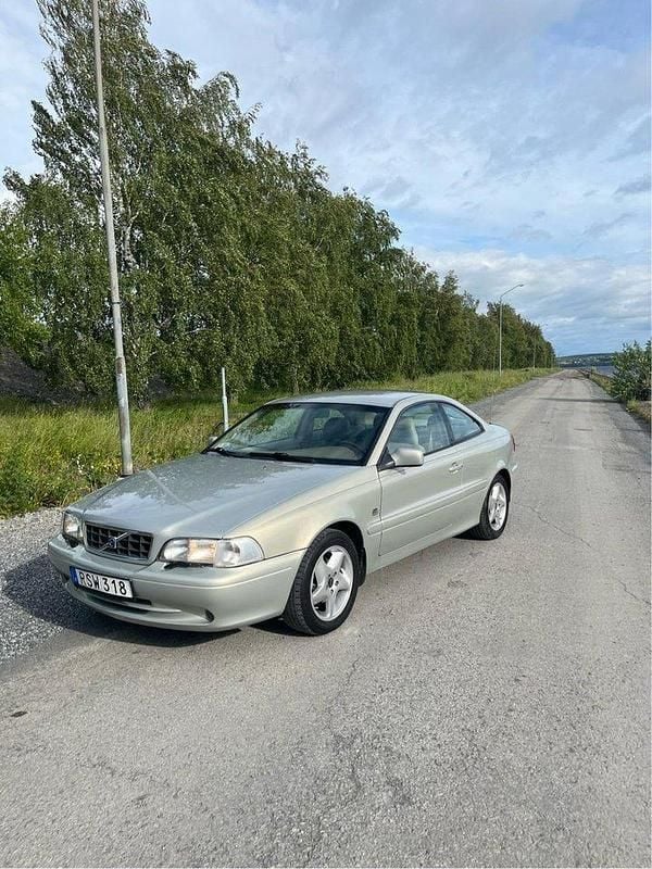 Grå Begagnad 2000 Volvo C70 Sportkupé | 75 000 kr (Superpris) - Bild 1/4