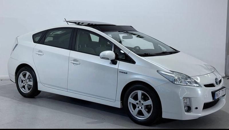 Begagnad Toyota Prius 136 HK (100 kW) 2010 Halvkombi