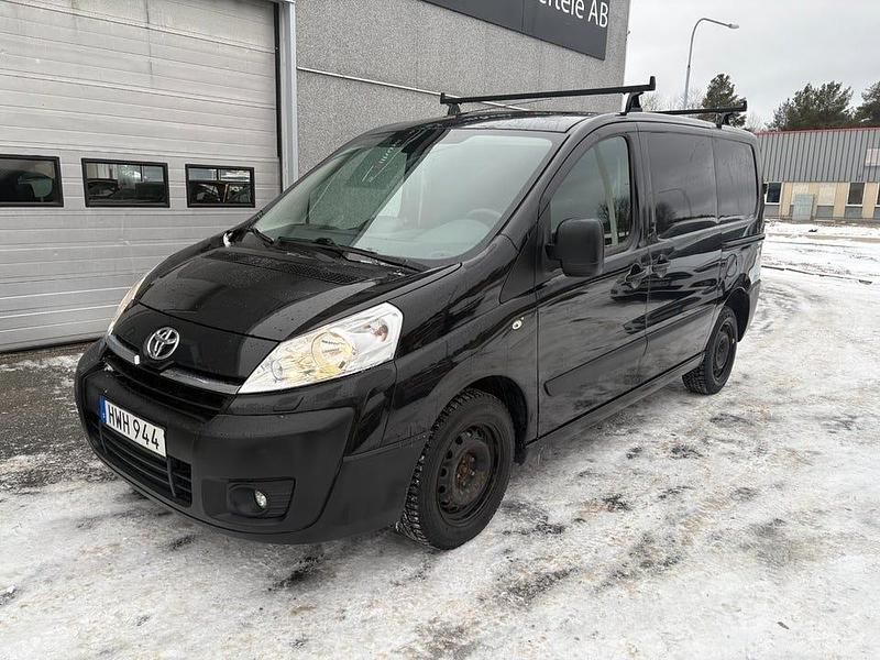 Begagnad Toyota Proace 128 HK (94 kW) 2015 Svart Minibuss