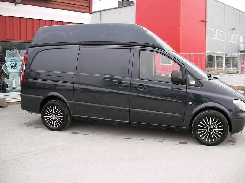 Begagnad Mercedes Vito 111 HK (81 kW) 2005 Svart Van