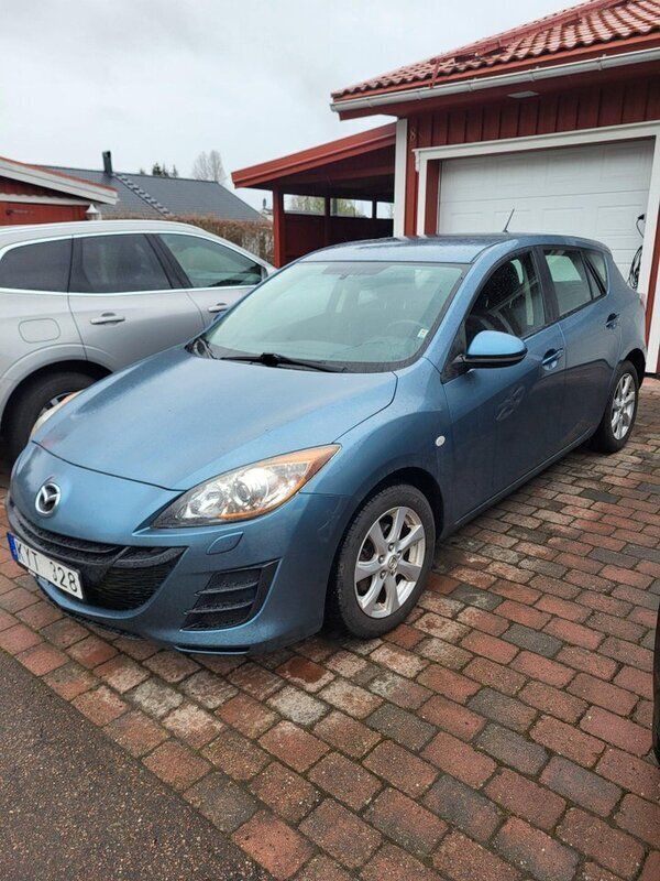 Blå Begagnad 2010 Mazda 3 Inclusive Halvkombi | 27 000 kr (Bra pris) - Bild 1/4