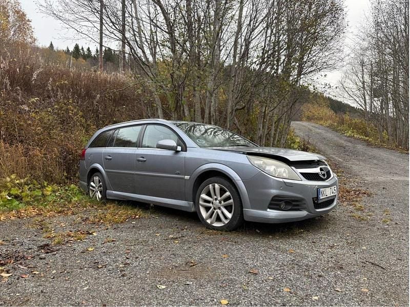 Grå Begagnad 2008 Opel Vectra Kombi | 4 000 kr (Superpris) - Bild 1/4