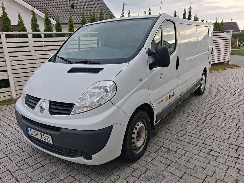 Vit Begagnad 2015 Renault Trafic Van | 49 900 kr - Bild 1/4