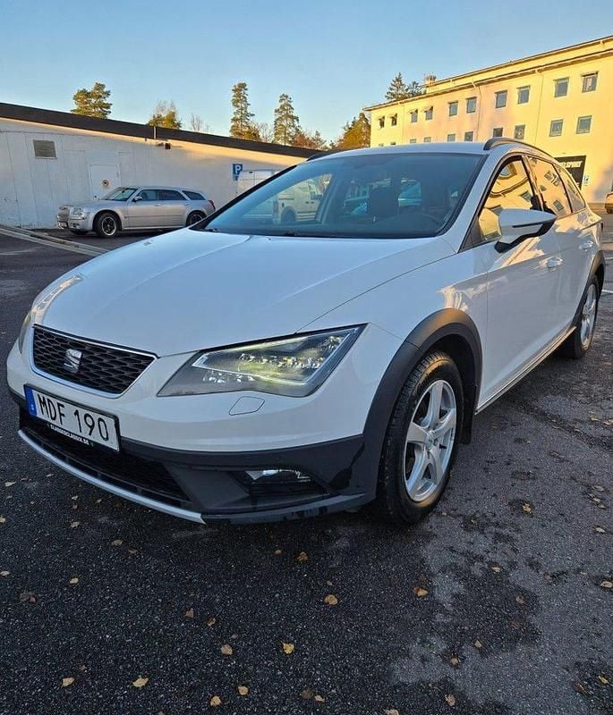 Vit Begagnad 2016 Seat Leon X-Perience Kombi | 99 900 kr (Marknadspris) - Bild 1/4