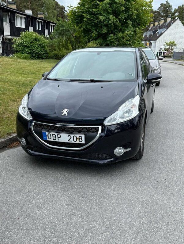 Blå Begagnad 2013 Peugeot 208 Halvkombi | 59 000 kr (Marknadspris) - Bild 1/4