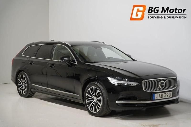 Svart Begagnad 2023 Volvo V90 Kombi | 269 900 kr (Marknadspris) - Bild 1/4
