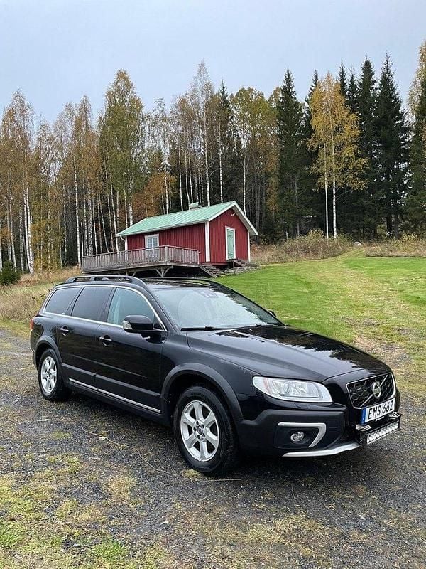 Svart Begagnad 2015 Volvo XC70 Momentum SUV | 137 000 kr (Bra pris) - Bild 1/4