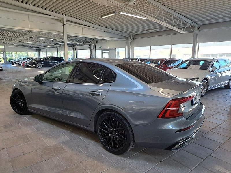 Begagnad Volvo S60 R-Design 251 HK (184 kW) 2019 Grå Sedan