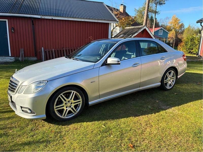 Silver Begagnad 2011 Mercedes E220 AMG Sedan | 68 000 kr (Marknadspris) - Bild 1/4